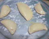 A picture of step 6 of Nutella filled fatayer.