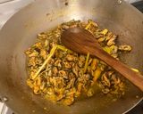 Foto langkah ke 3 dari resep Kerang Bumbu Kuning.