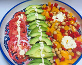 Foto del paso 2 de la receta: Ensalada de Garbanzos con Pimientos, Aguacate, tomate!