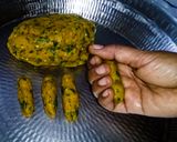 A picture of step 2 of Crunchy Methi Muthia.