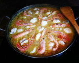 Foto del paso 12 de la receta: Paella con marisco y rape a la cúrcuma