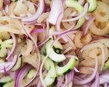 Foto del paso 2 de la receta: Aguachile rojo de cueritos