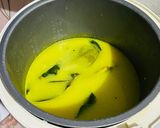 Foto langkah ke 4 dari resep Nasi Kuning Rice Cooker Simple.