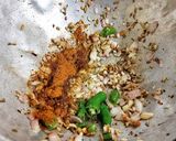 A picture of step 3 of Yellow split pea dal.