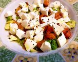 Foto del paso 4 de la receta Ensalada de aguacate con tomate y queso fresco