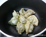 冰花煎餃(脆皮煎餃)的食譜步驟4照片