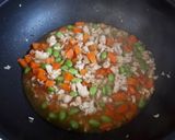 Foto langkah ke 4 dari resep Tumis Ayam Wortel Edamame.