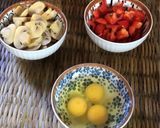 Gambar langkah 2 resipi Farmer Scramble Egg - Cendawan Butang & Capsicum Merah.