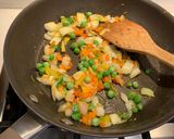 વેજ ઉપમા (Veg Upma Recipe In Gujarati) રેસીપી સ્ટેપ1ફોટો