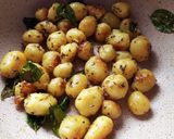 A picture of step 9 of Chettinad Baby Potato Fry.