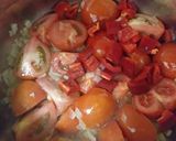 Foto del paso 2 de la receta: Salsa de tomate con atún para pasta