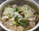 Foto langkah ke 4 dari resep Sayur Sop Baso Sapi.