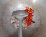 Foto langkah ke 1 dari resep Nasi Goreng Sosis Telor.