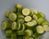 Foto langkah ke 1 dari resep Sayur Bening Timun.