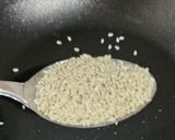 Foto del paso 1 de la receta: Tahini - Pasta de sésamo, en mortero