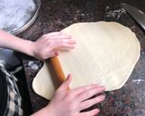 Foto del paso 6 de la receta: Medialunas de manteca