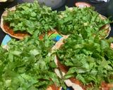 Foto del paso 2 de la receta: Tostadas de pollo