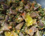 Foto langkah ke 5 dari resep Lidah Sapi Cabe Hijau.