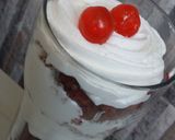 A picture of step 4 of Cake parfait.