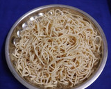 *செஷ்வான் வெஜ், ஹக்கா நூடுல்ஸ்*(schezwan veg hakka noodles recipe in tamil) ரெசிபி ஸ்டேப் 4 புகைப்படம்
