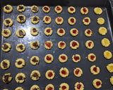 Foto langkah ke 3 dari resep Crunchy Cheese Thumbprint.