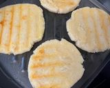 Foto del paso 3 de la receta: Arepa colombiana con aguacate y bonito