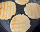 Foto del paso 3 de la receta: Arepa colombiana con aguacate y bonito