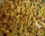 বড়ি দিয়ে লাউ ভাজি (bori diye aloo bhaji recipein Bengali) রেসিপি ধাপ - 3 ছবি