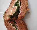 Foto del passaggio 3 della ricetta Polpettone filante con prosciutto cotto, rucola e provola dolce