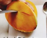A picture of step 2 of Mango panna-cotta.