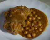 Foto del paso 9 de la receta: Manitas de cerdo en salsa con garbanzos