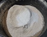 A picture of step 3 of Banana walnut cake.