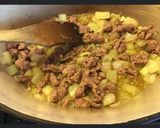 Une image de l'étape 1 de Porc aux pommes de terre et chou épices tajine.