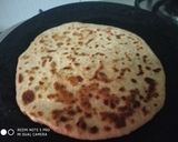 A picture of step 4 of Aloo paratha.
