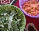 Foto langkah ke 1 dari resep Tumis kangkung dan ikan tongkol.