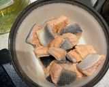 A picture of step 1 of Creamy Salmon, Mushroom, and Leek.