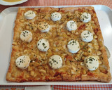 Foto del paso 6 de la receta: Hojaldre con manzanas y quesos rallado y queso de cabra