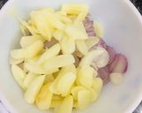 Hình bước làm 3 của món Trứng ngâm tương trộn mì