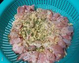 Foto del paso 2 de la receta: Guiso de contramuslo de pollo con menestra y papas fritas