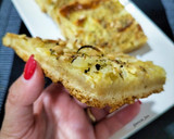 Foto del paso 5 de la receta: Coca de cebolla y piñones