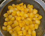 Hình bước làm 2 của món Ngô Chiên Bơ