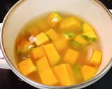 Hình bước làm 3 của món Canh bí đỏ hạt điều