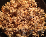 Foto langkah ke 5 dari resep Caramel popcorn.
