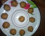A picture of step 4 of Apple choco balls.