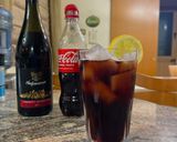 Φωτογραφία βήματος 2 της συνταγής Kalimotxo - κρασί με κόκα-κόλα