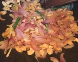 A picture of step 3 of Methi Matar Malai.