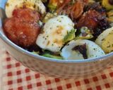 عکس مرحله 6 از دستور سالاد آووکادو و تخم‌مرغ ویژه (رژیم کتوژنیک (Ketogenic Diet) )🥑🥚🍅🧅🍋