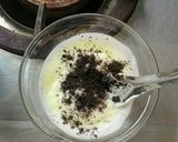 A picture of step 2 of Oreo ice-cream yogurt.