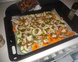 Foto del paso 1 de la receta: Setas al horno en cama de chips de verduras con soja texturizada