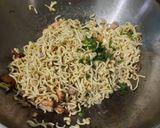 Foto langkah ke 3 dari resep Mie Goreng Gurih (Tanpa Kecap).